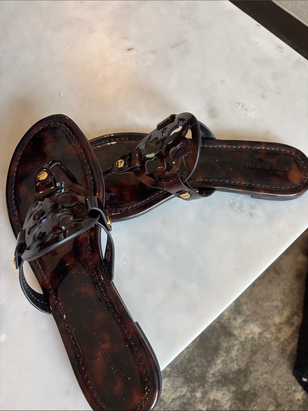 Tory Burch Glossy Tortoiseshell Logo Jelly Sandals - Brown/Black